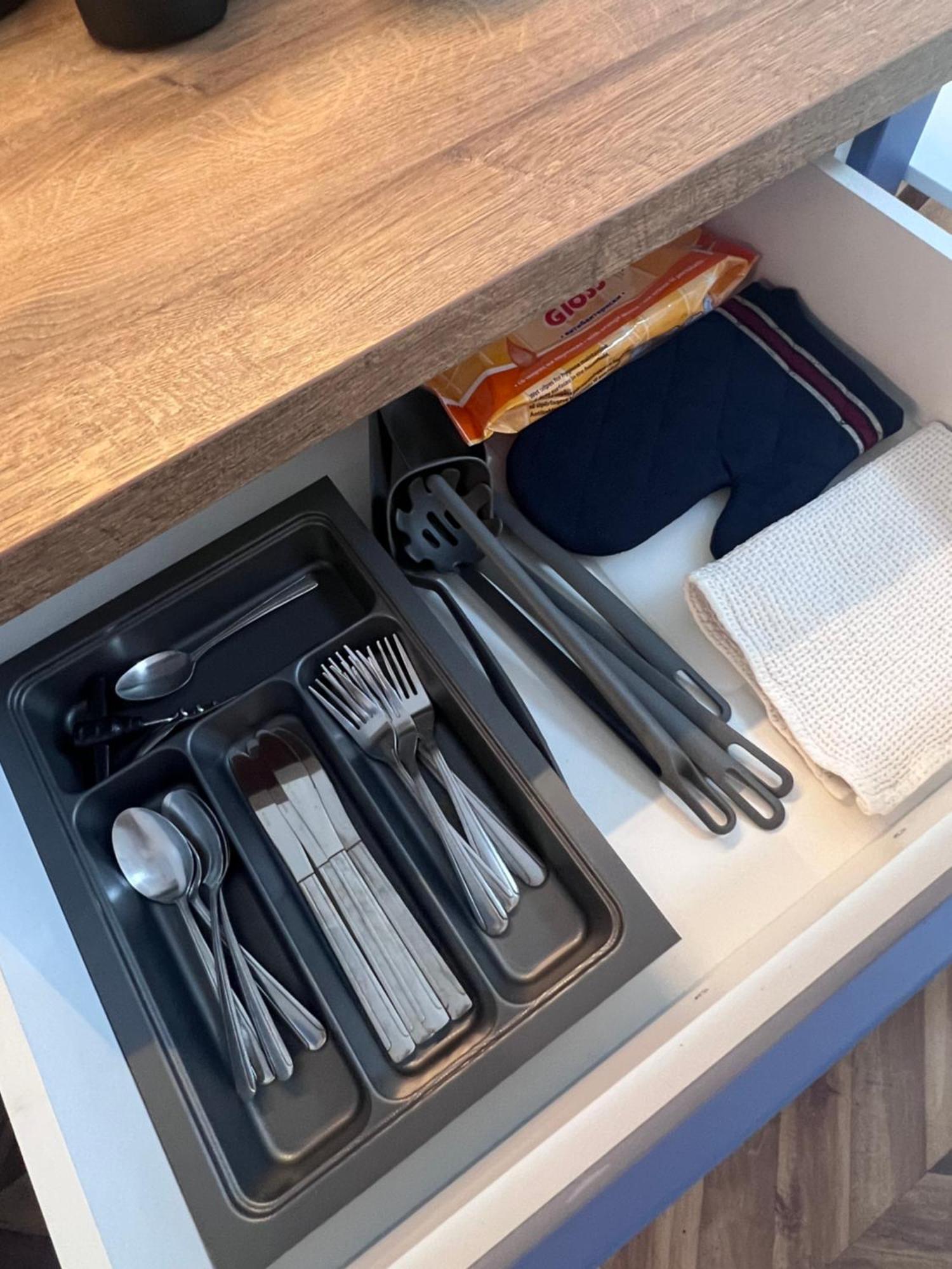Brand New Modern In Apartment *